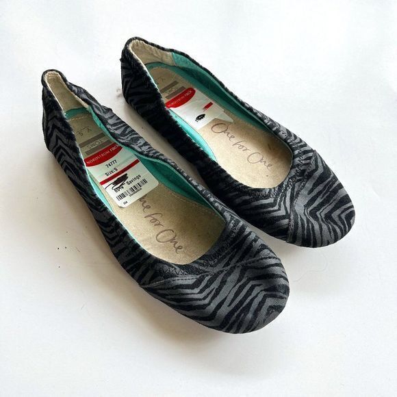 TOMS One for One Zebra Print Flats Slip On Youth Big Kids Size 5 Womens …‎ - Picture 1 of 5